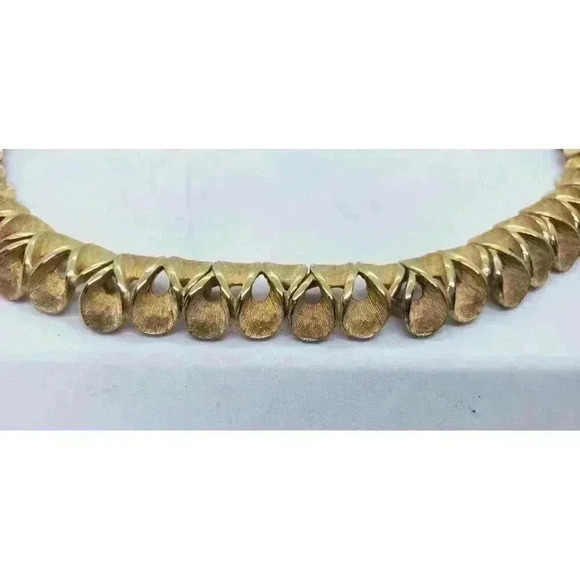 Vintage Necklace Gold Textured Wavy Loops Signed Kramer K Dangle Rare Fancy - Picture 4 of 9